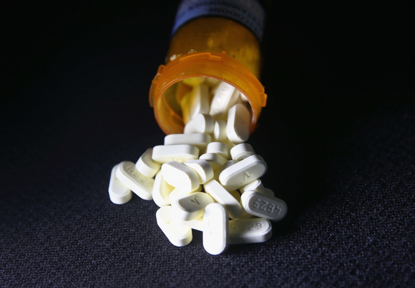 GP: Opioid pills oxycodone pain pills prescription drugs addiction